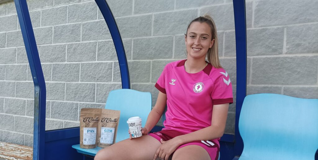 Teresa Rey durante la entrevista realizada en el campo municipal "Enrique Porta".